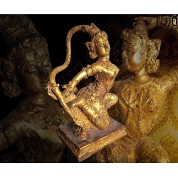 Mother Earth in the form. is the Mother Earth The original Rattana gold era, based on Thai soil