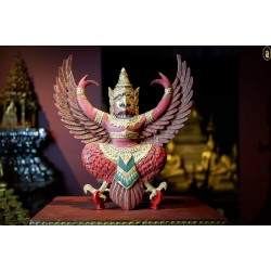 Old wooden garuda Garuda that has been used following the district is a symbol of prosperity.