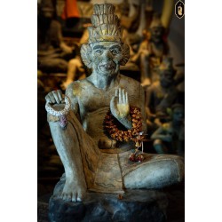 An ancient hermit's father. Created according to ancient texts that the creation of the old father must consist of many kinds of Mongkong material teachers, creators