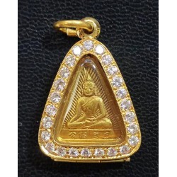 Coin of Luang Phor To, Wat Kanlaya, 1927, gold material, real diamond case.