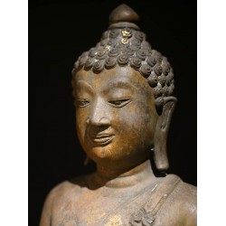 Ancient Chiang Saen Singh One Buddha statue, beautiful in Lanna style, a valuable item from the old house of the King  If there had not been a flood in Chiang Rai, no one would have seen this Buddha statue, for sure.