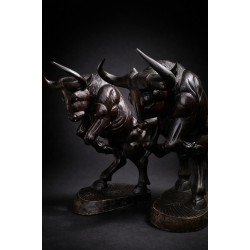 กระทิงไม้โบราณคู่ (มีเพียงคู่เดียว)