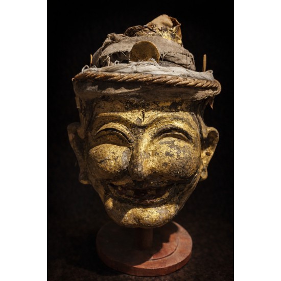 ของแบบนี้…ไม่ใช่ใครก็ “ถือไหว” เศียรปู่ หนังตะโพนแตกแท้ จากคณะลิเกเมืองสุพรรณ