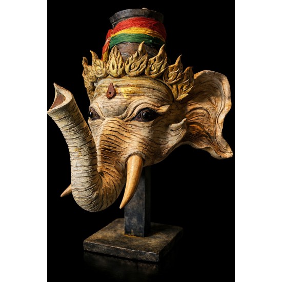 หยุดเลื่อนก่อน… ชุดนี้ “ลงมาจากหิ้งครู” ครบ 5 สี