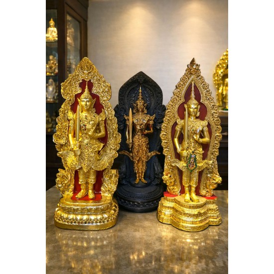 บางองค์…ไม่ได้มีไว้แค่ตั้งบูชา  แต่มีไว้เพื่อ “ประคองดวง ประคองใจ และประคองบารมี” ของผู้ที่ครอบครอง