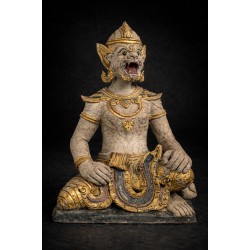 ไม่ใช่ทุกคนจะคู่ควรกับหนุมานทรงฤทธิ์องค์นี้…แต่มักเป็นของคนที่ “แบกเกมใหญ่” อยู่ในชีวิต