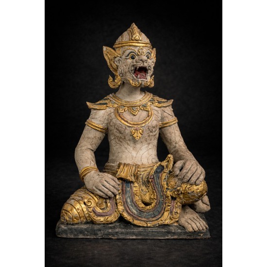 ไม่ใช่ทุกคนจะคู่ควรกับหนุมานทรงฤทธิ์องค์นี้…แต่มักเป็นของคนที่ “แบกเกมใหญ่” อยู่ในชีวิต